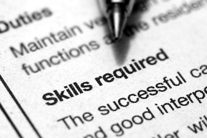 Why is it important to write good job descriptions for construction jobs?